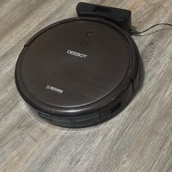 Ecovacs Robotics Deebot Vacuum Model DN622.11 & Charging Base