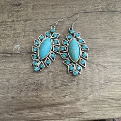 Beautiful Turquoise Beads With Brilliant Small Beads.