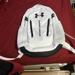 Under armour storm 6.0 mens white and black backpack 