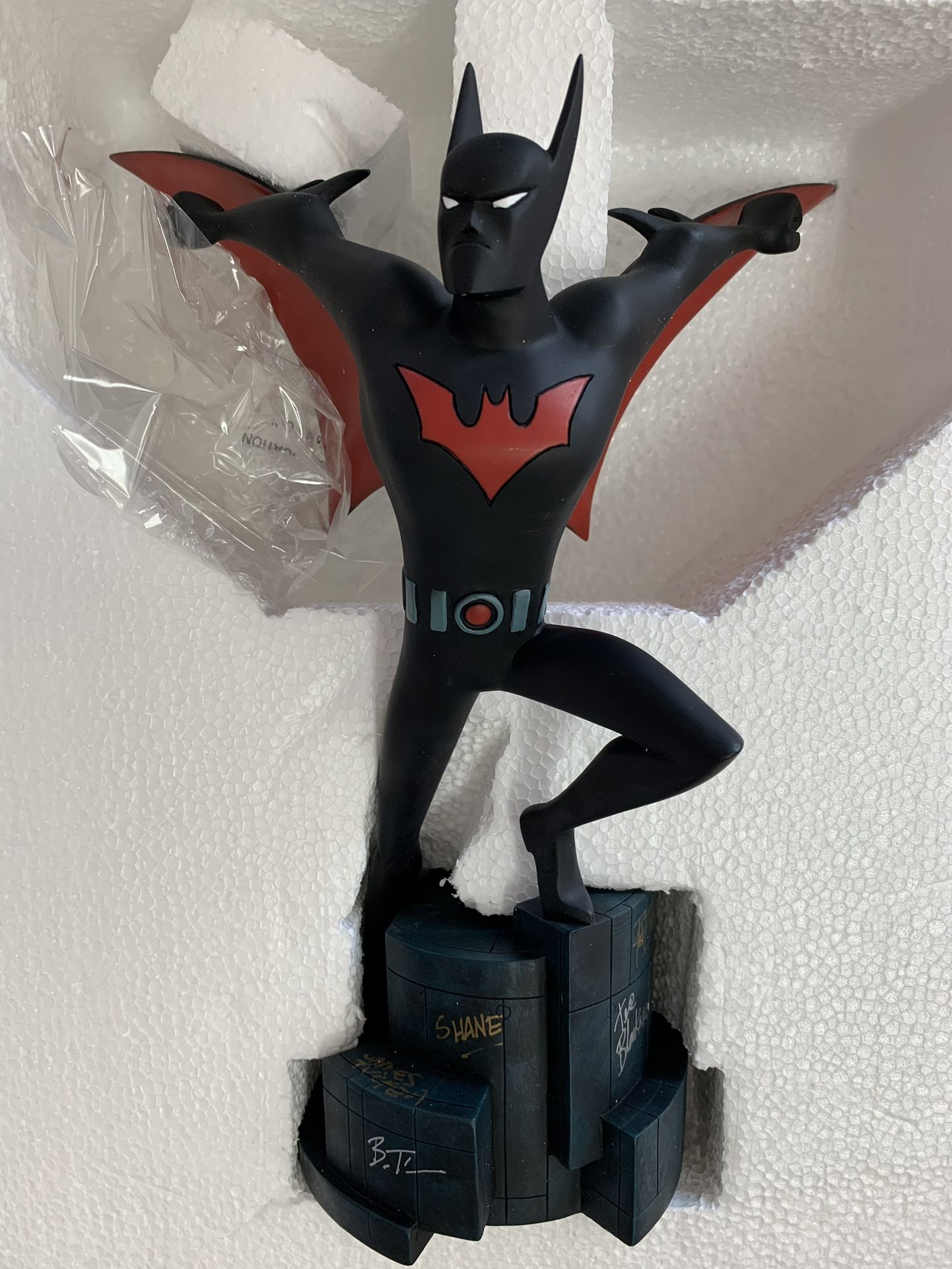 Warner Bros Batman Beyond Autograph Statue Marvel DC Comics MCU DCU Kotobukiya Sideshow Iron Studios Joker Harley Quinn Spiderman Star Wars Deadpool