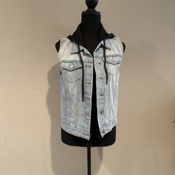 Small Jean Sleeveless Jacket With Hoodie 