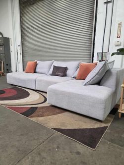 3pc Sectional Couch-Free Delivery‼️