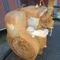 Vintage Wisconsin Twin Cylinder Motor Non Running Turns Over with Competition 