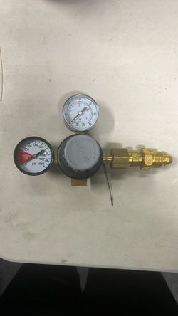 Taprite Dual Gauge Nitrogen Regulator for CGA 580 Valve