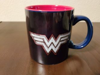 New Wonder Woman Heat Color Changing 20 oz. Mug Silver Buffalo