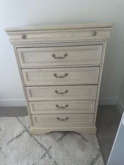 Tall 5-Drawer Chest Dresser
