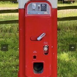 Vintage Coke Cola Vendo 44 Machine 