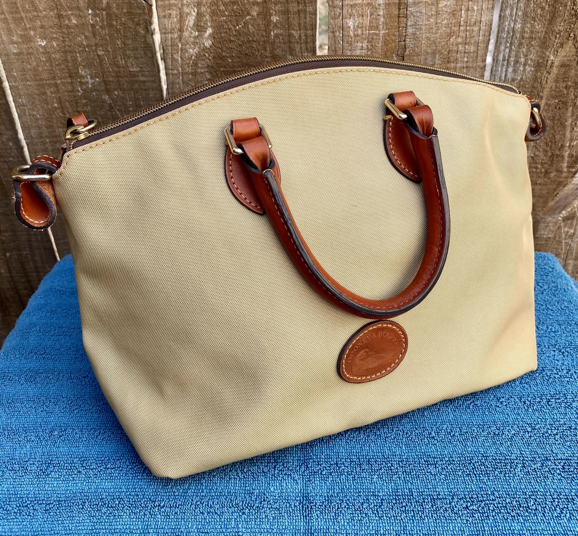 EXC Dooney & Bourke Khaki Nylon Satchel Bag Purse Bolsa w Leather Trim Medium $85 OBO