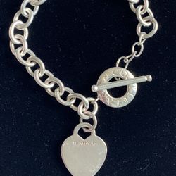 Tiffany & Co.  blank heart toggle bracelet