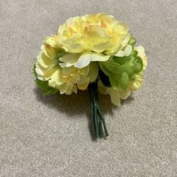 Yellow And Green Artificial Silk Flowers for Home Kitchen Wedding Decorations