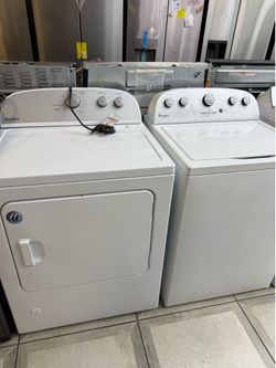 Whirlpool gas dryer and washer set