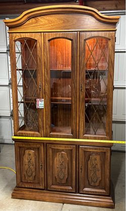 China Hutch, Broyhill
