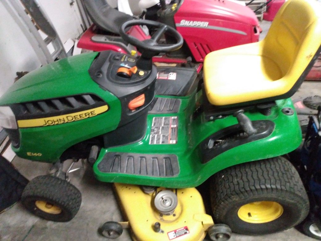 John Deere Riding Mower
