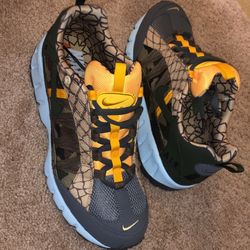 Nike Air Humara Camo Pack Size 9.5mens