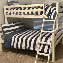 ****Twin/Full Bunk Bed ****