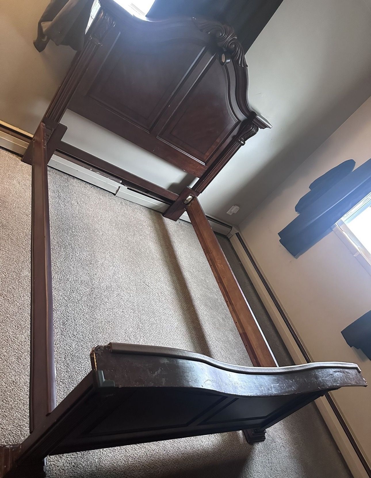 Queen size bed With bed frame 