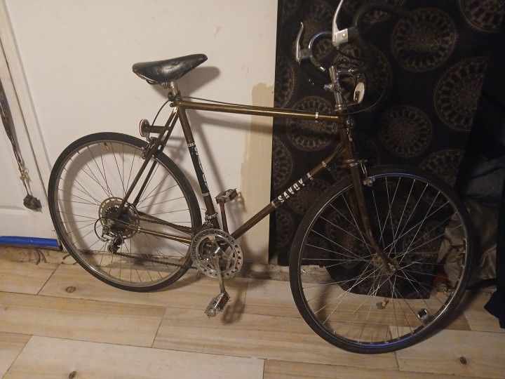 1970s Vinahe Savoy Bile
