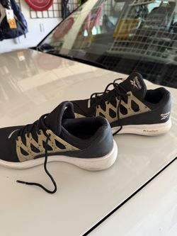 Reebok tennis shoes $10 size 8