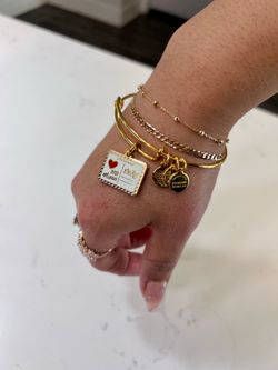 Disney love card bracelet