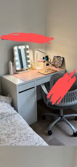 Moving Out! Free Furniture Bundle – Desk, Dresser, Full Mattress, Mirror & More