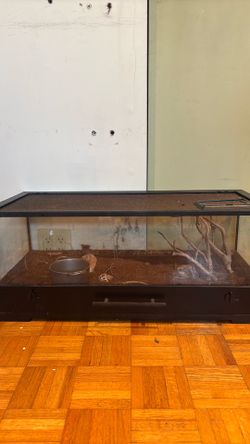Selling cage
