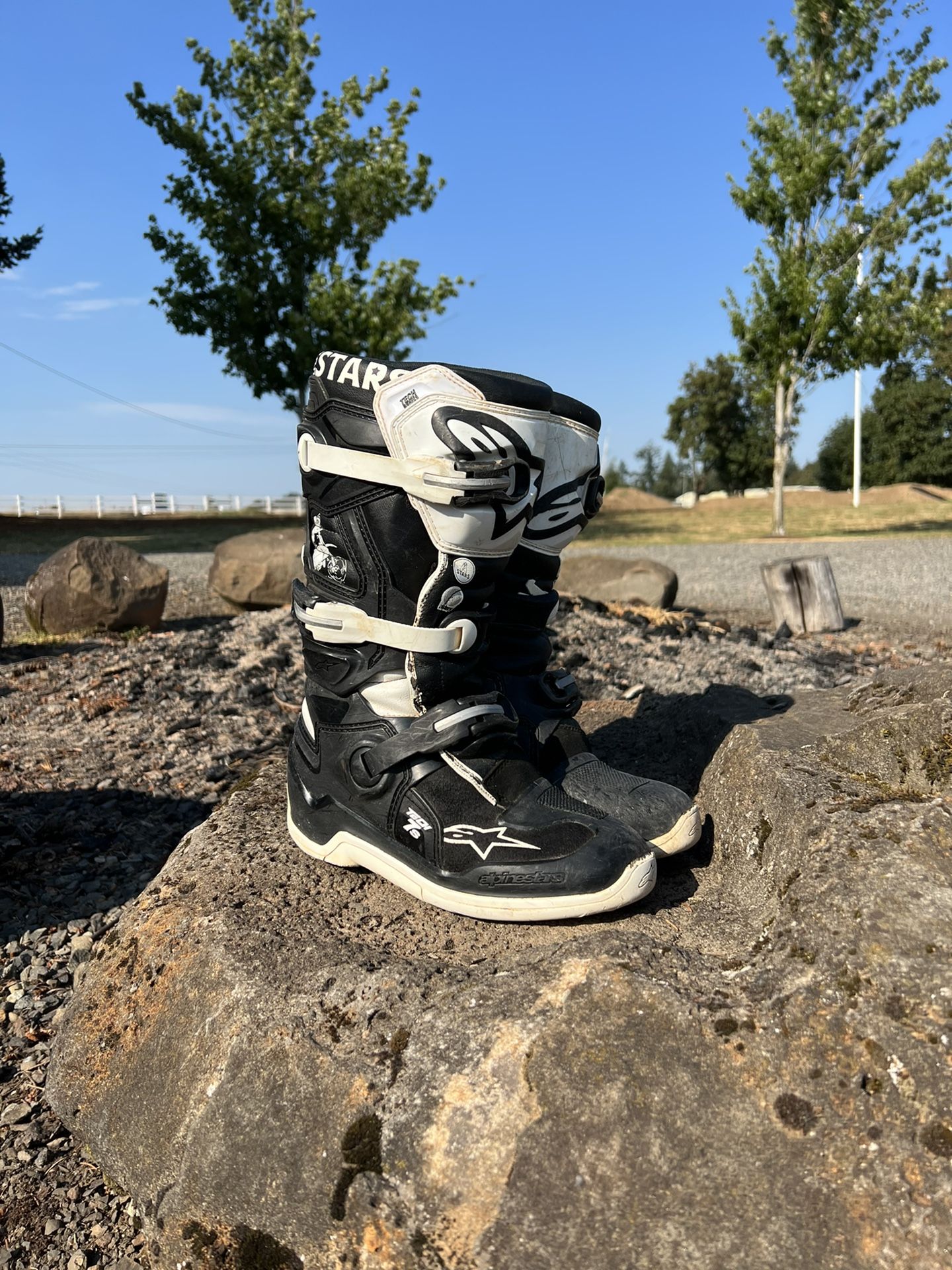 Alpinestar Youth Tech 7s Size 6