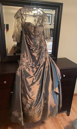 Rina di Montella size 10 evening gown