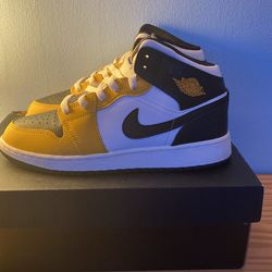 Jordan One Mids, Yellow, Yellow, Black And White