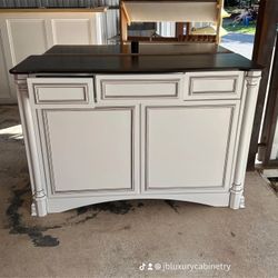 Accent Cabinet 