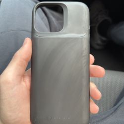 16 Pro Max Mophie Charging Case