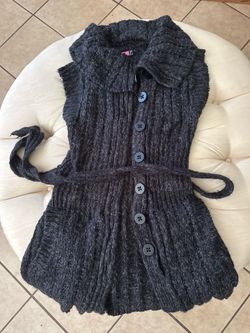 Garth gray knit vest- small