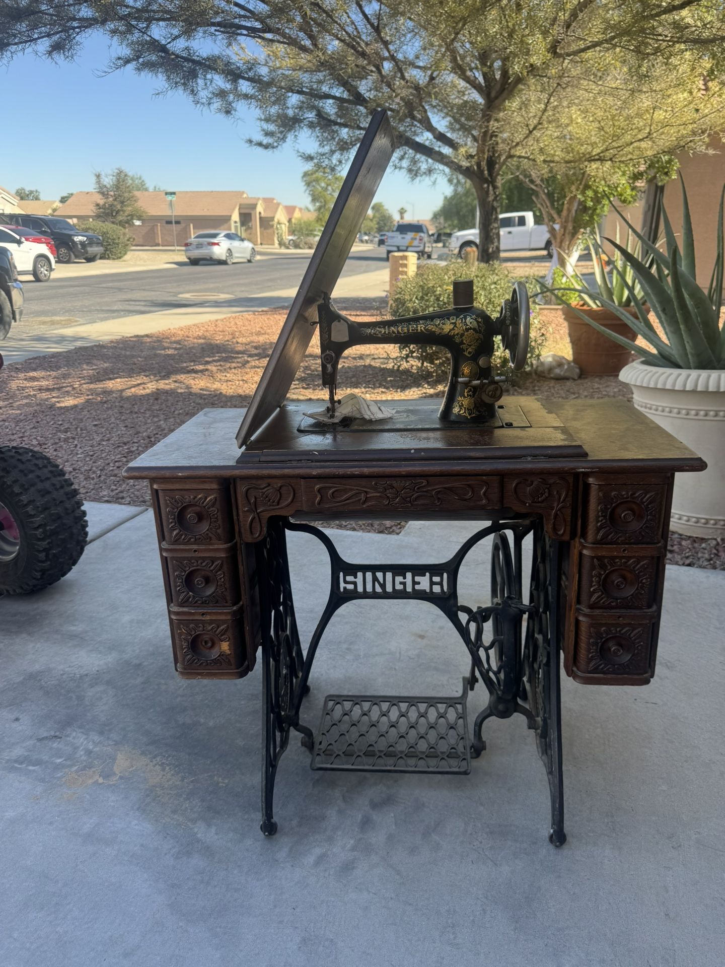 old fashion sewing Machine