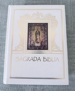 Sagrada Biblia Edición Católica Familiar Ilustrada (1990) con Virgen de Guadalupe