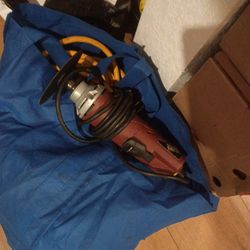 ​🛠️ 4.5" Corded Angle Grinder - Great Condition!