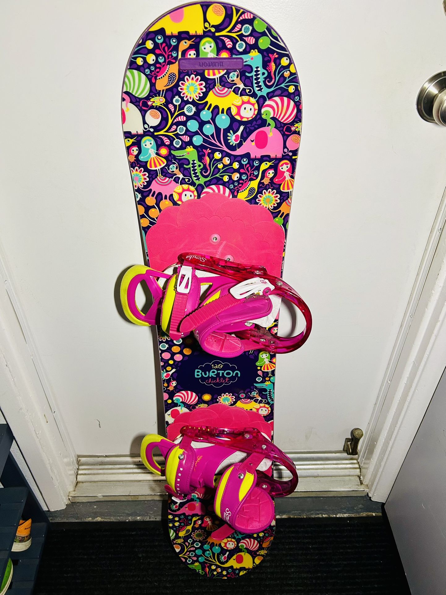 120cm Burton Girls Snowboard With Burton Bindings (New)