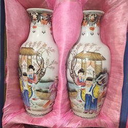 Fine Antique Chinese Famille Rose Vases – 1 Pair
With Box