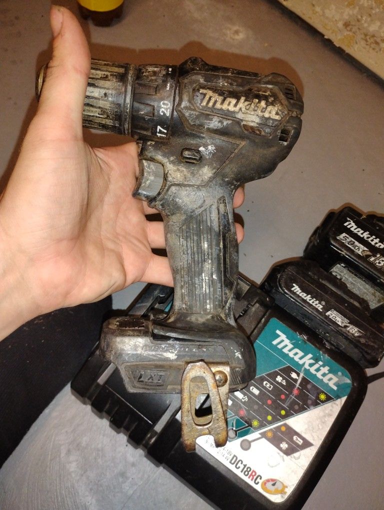 Makita Batteries Charger And Drill 