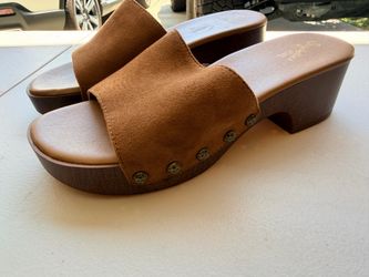 Clog sandals