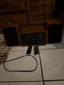 KEIID CD PLAYER/stereo W Bluetooth And 2 Remotes.