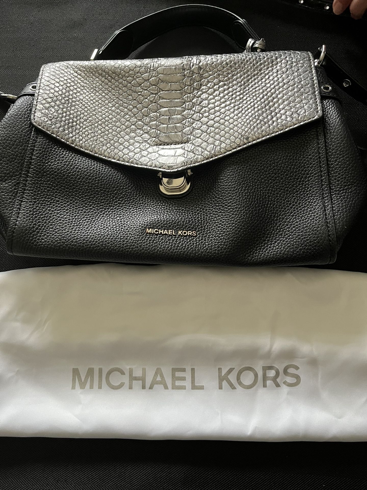 Michael kors Black And Silver Crossbody Bad
