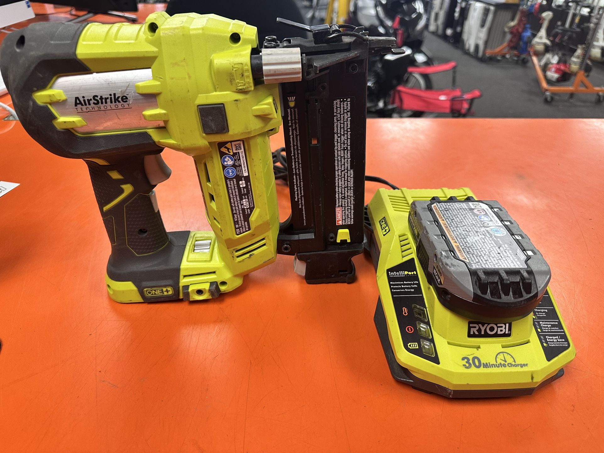 Ryobi P320 18 gauge Brad Nailer