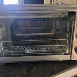 BLACK+DECKER TOASTER OVEN 