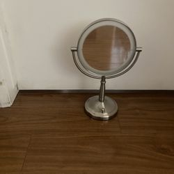 Magnifying Mirrors Both Sides H-14 Inches 