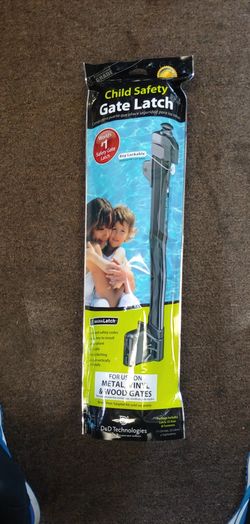 New in box keep your kids safe. Works on metal vinal and wood gates