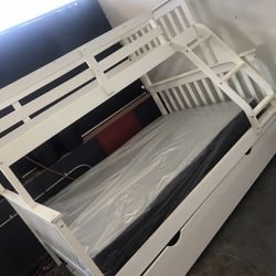 Twin/Full Bunk W/ Mattresse & Trundle