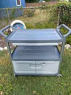 Rubbermaid work cart
