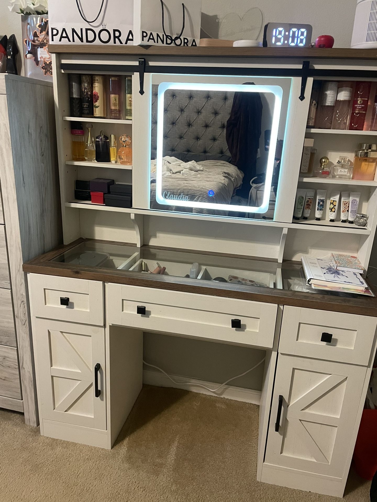 Vanity Make Up Dresser