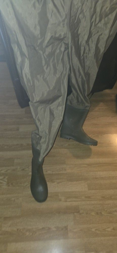 Itasca Water Proof Boots/ Pants Size 11
