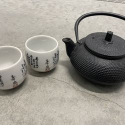 Tea Pot With 6 Japanese Tea / Sake Cups