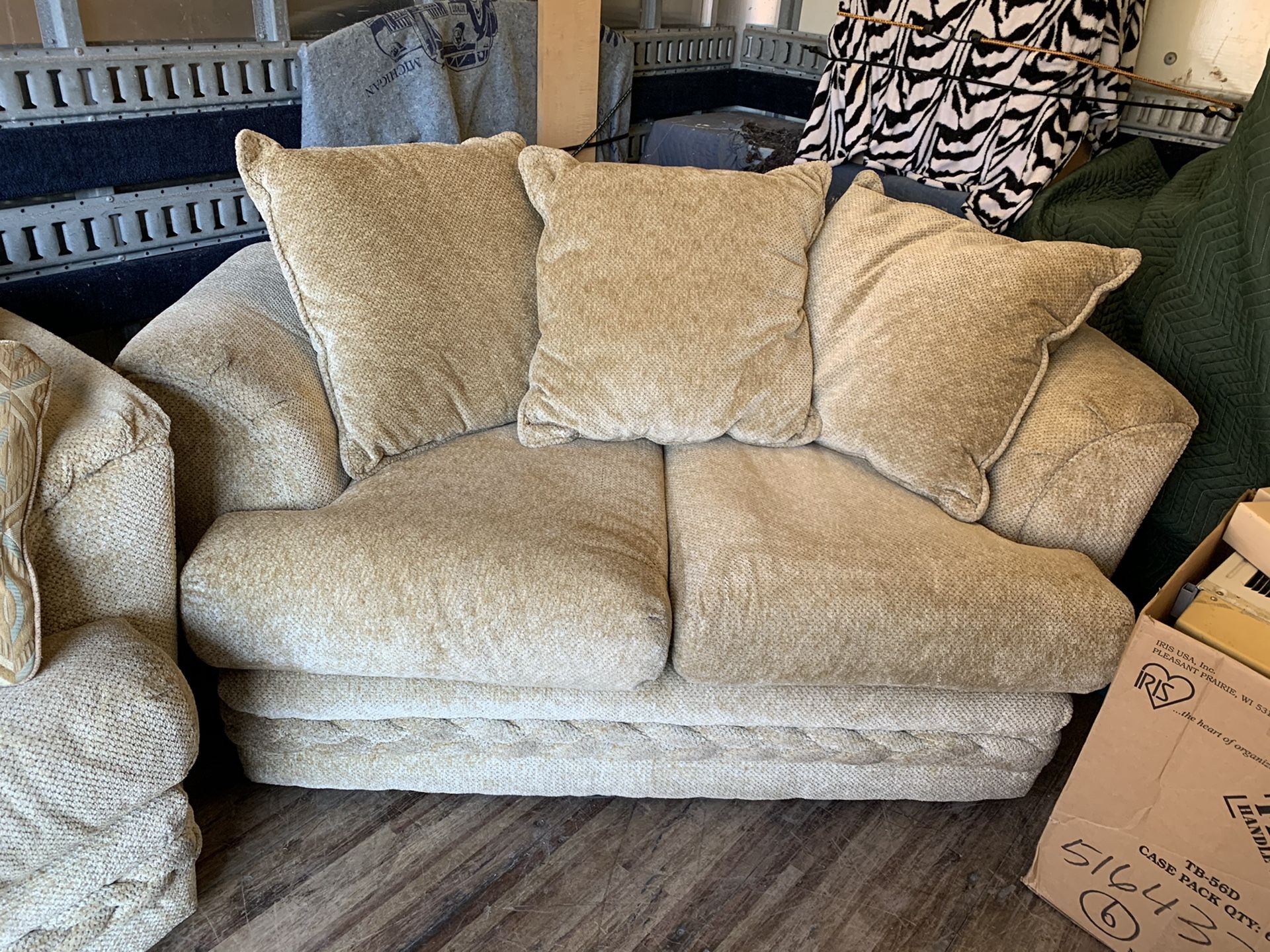 Pick up today CLEAN COMFORTABLE loveseat sofa w/2 chairs set, for Sale